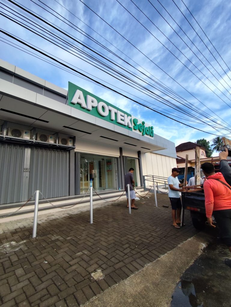 huruf timbul akrilik manado