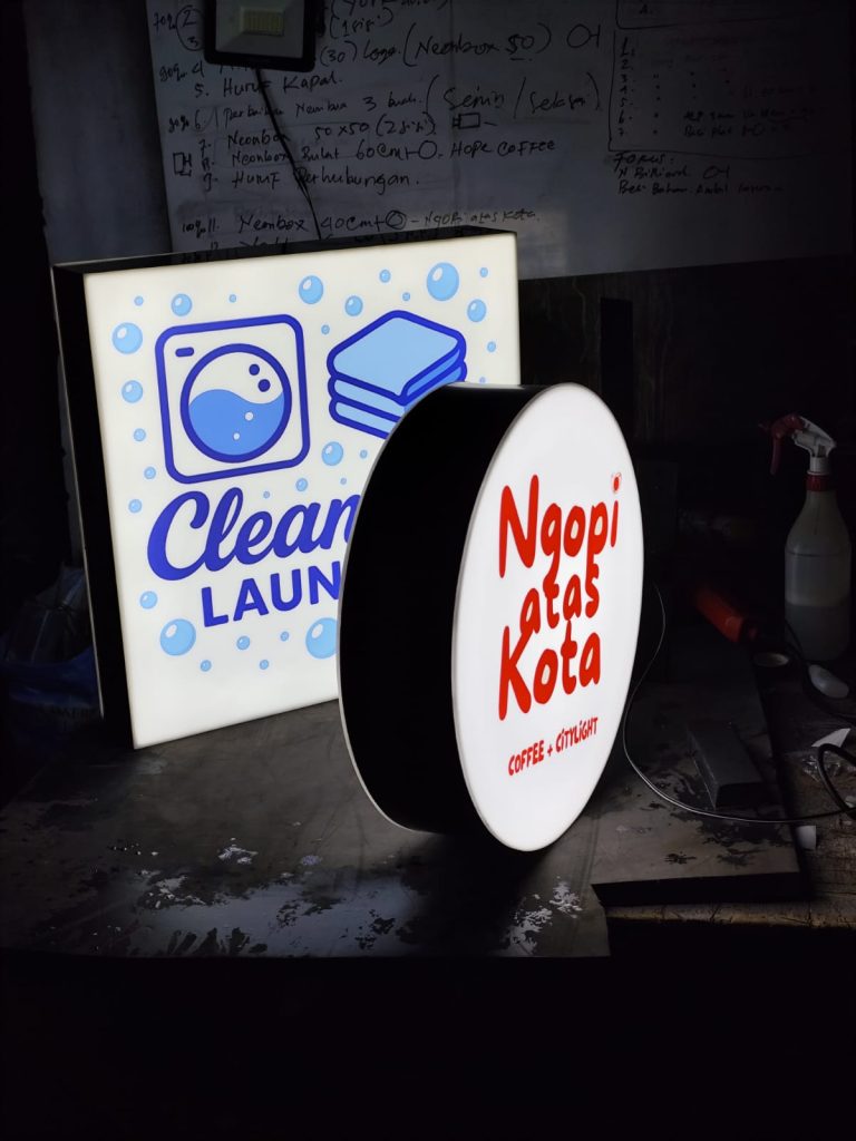 neonbox bulat dan kotak